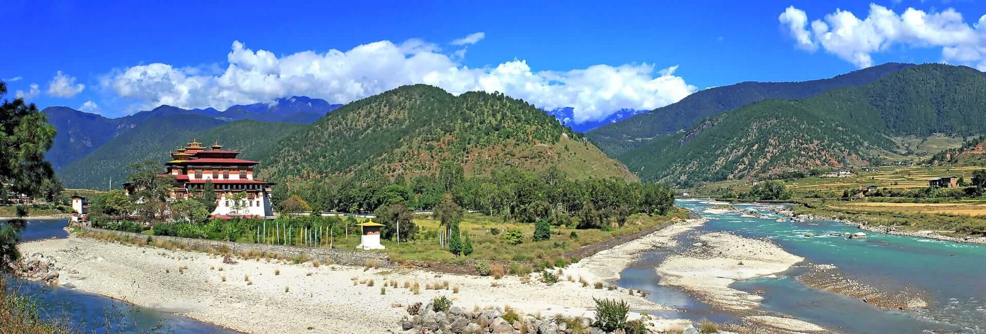 Where to travel in Central Bhutan (Punakha Dzong) DT 25482967