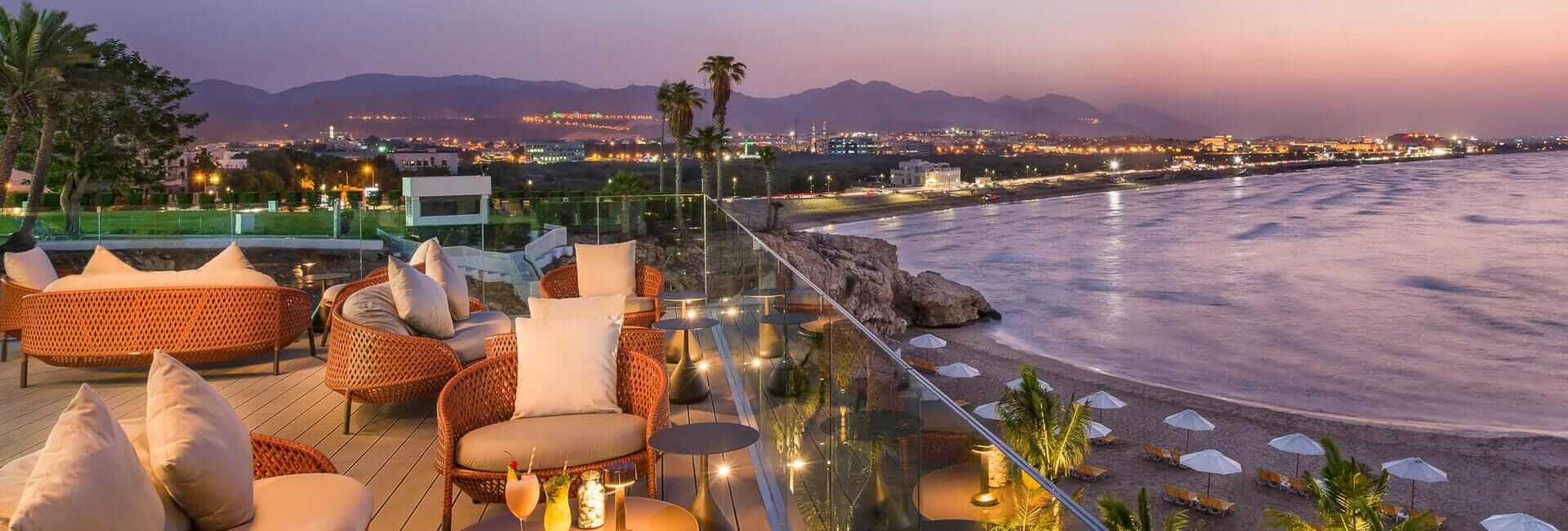 Crowne Plaza Hotel Muscat Oman (The Edge outdoor restaurant) 2