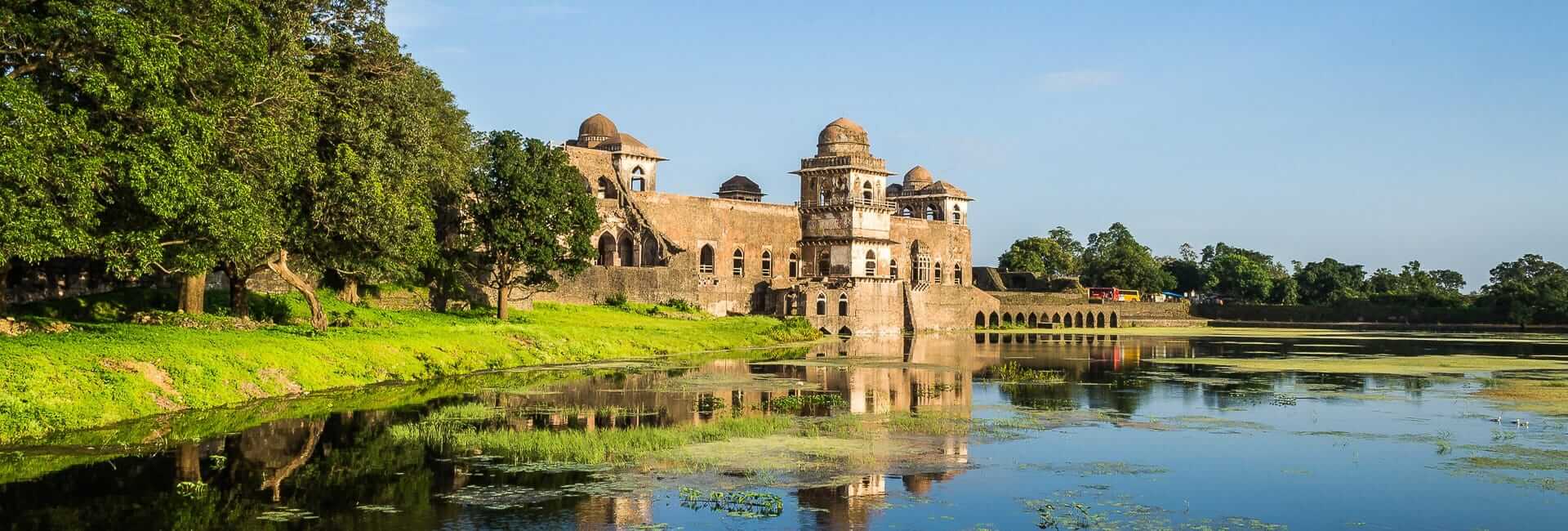 Central India and Ahilya Fort - tailor-made India holiday DT 33548063